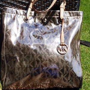 Michael Kors Mirror Metallic Tote (Rose Gold)